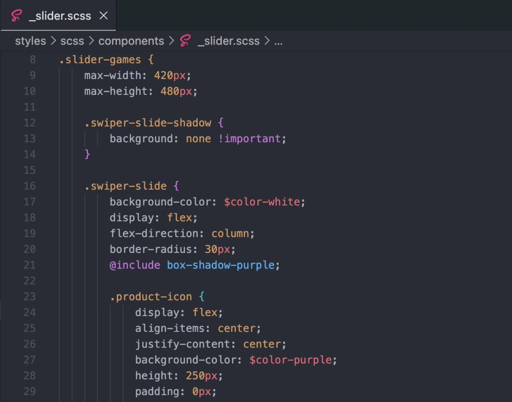Fragmento de código SCSS en un editor mostrando estilos para un componente de carrusel llamado "slider-games".